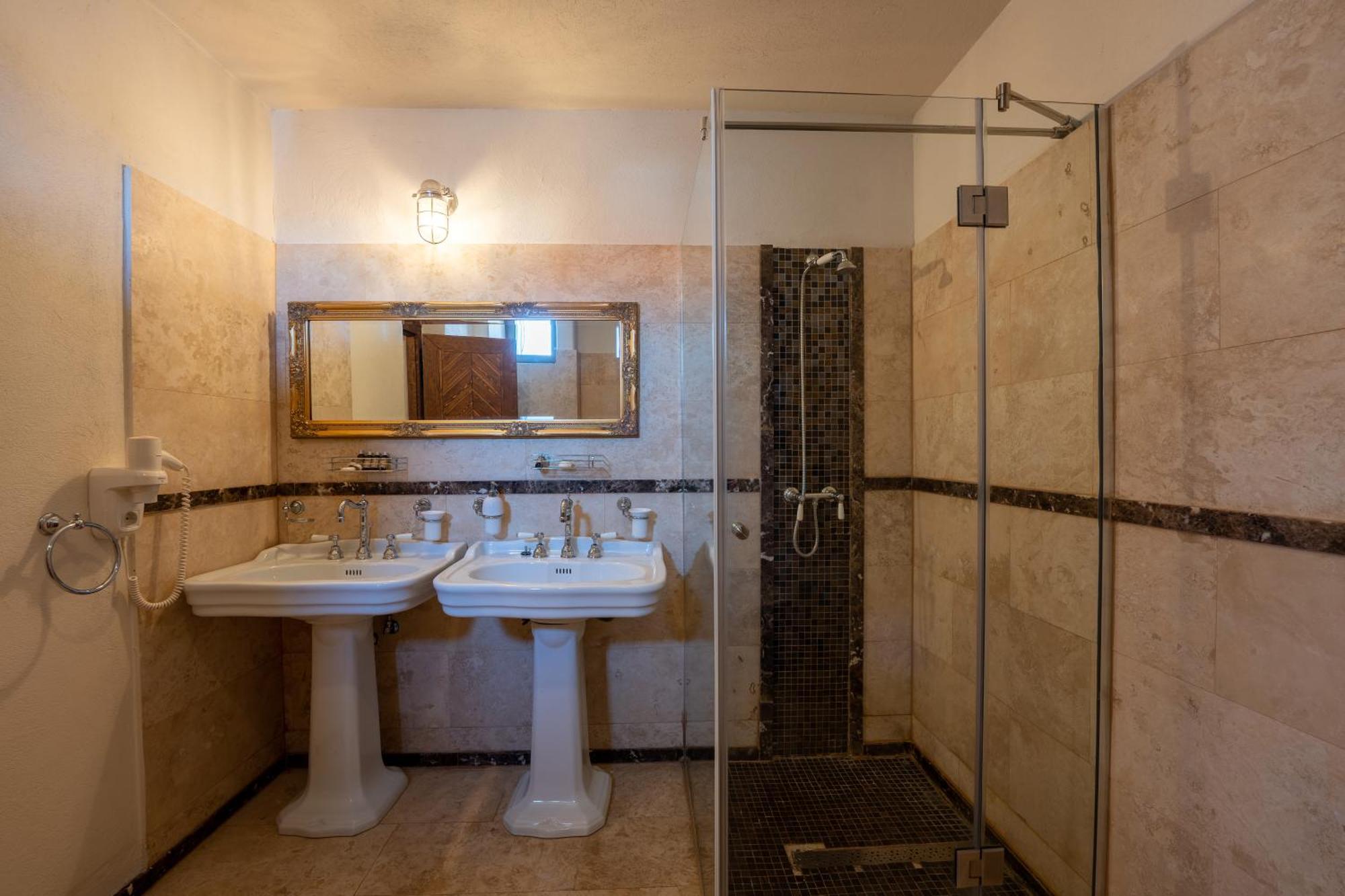 The Throne - M Museum Hotel Сигишоара Экстерьер фото